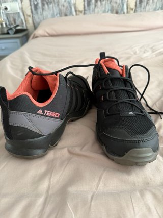 Zapatillas Adidas Terrex 40,2/3. Negro/Rosa