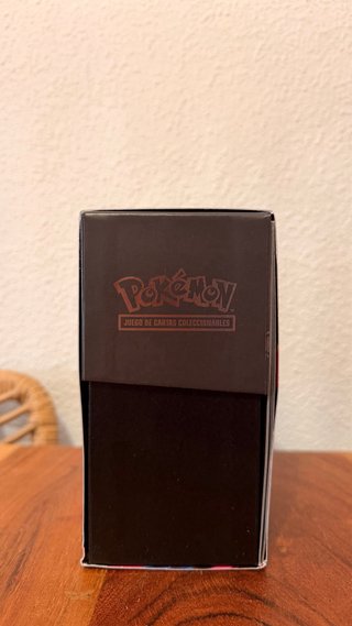 Pokémon TCG: Oscuridad Absoluta Caja