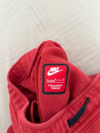 Nike tech rojo niño