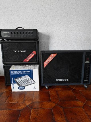 Altavoces Torque (2 unidades) + Behringer UB1202