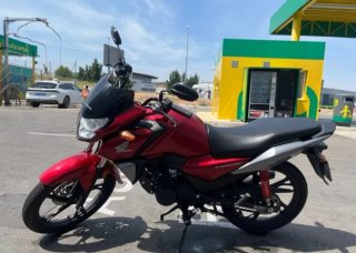 Honda CBF 125 Naked Roja