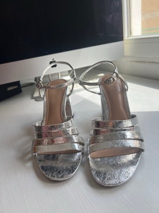 Tacones Zara Plateados