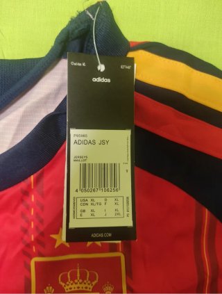 Camiseta España adidas 2026.  2 estrellas