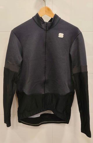 2 chaquetas,1 chaleco,1 maillot de verano