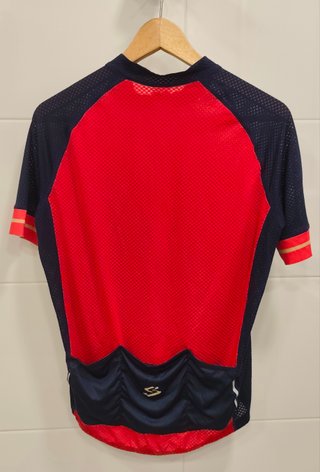 2 chaquetas,1 chaleco,1 maillot de verano