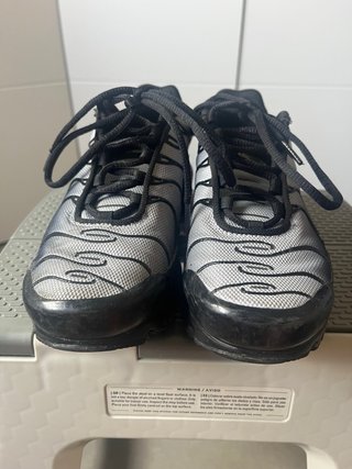 Zapatillas Nike Air Max Plus Grises y Negras