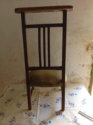 Reclinatorio de iglesia madera tapizado