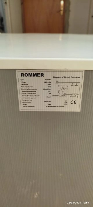Nevera pequeña como nueva ROMMER.