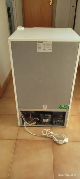 Nevera pequeña como nueva ROMMER.