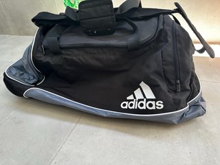 Bolsa deportiva Adidas grande con ruedas