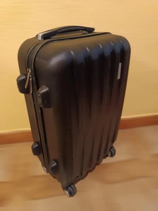 Maleta de viaje Bugatti 10kg 4 ruedas negra