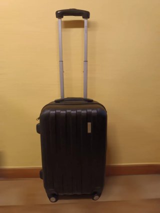 Maleta de viaje Bugatti 10kg 4 ruedas negra