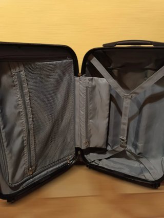 Maleta de viaje Bugatti 10kg 4 ruedas negra