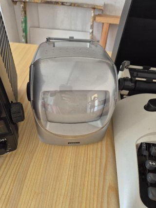 Televisor, Máquina de Escribir y Cámara