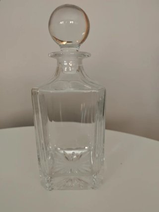 Licorera Vintage Cristal con Placa Ornamental