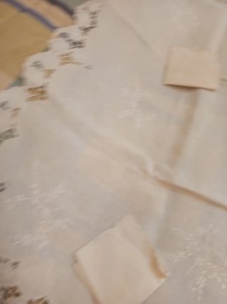 Mantelería bordada a mano nueva
