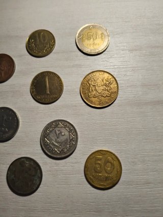 Set monete varie nazionalità e vari anni