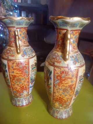 Coppia vasi decorati oro e multicolor