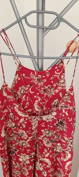 Vestido Springfield floral rojo talla S