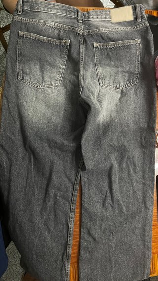 Pantalón vaquero gris