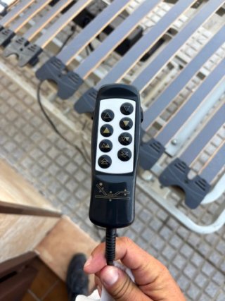 Cama articulada hospitalaria