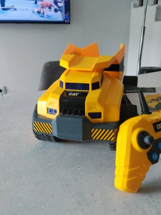 Camión teledirigido CAT Amarillo de gran potencia