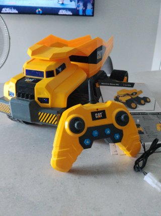 Camión teledirigido CAT Amarillo de gran potencia