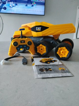 Camión teledirigido CAT Amarillo de gran potencia