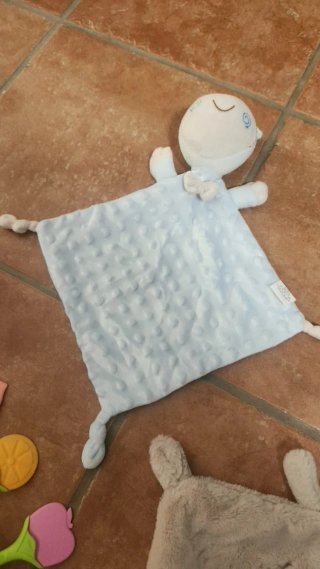 Lote juguetes bebé: peluches y sonajero