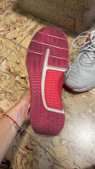Nike Metcon 9 Gris/Rosa