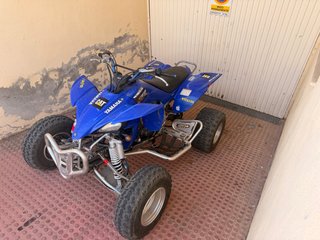 Yamaha YFZ450 azul