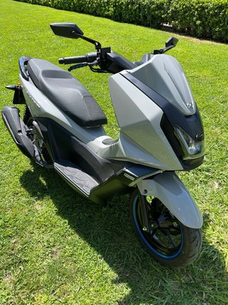 Kymco Skytown 125cc Gris/Blanco