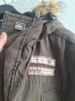 Chaqueta Quiksilver Marrón con Capucha