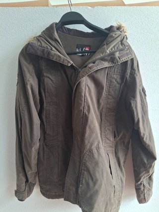 Chaqueta Quiksilver Marrón con Capucha