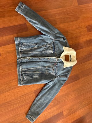Cazadora vaquera Levi's borrego