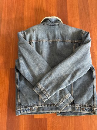 Cazadora vaquera Levi's borrego