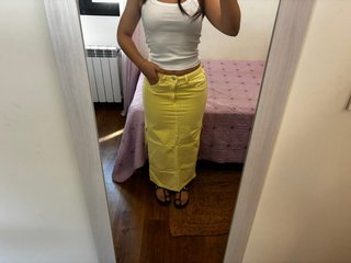 Falda larga amarilla Stradivarius