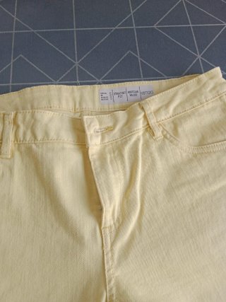 Pantalón corto vaquero amarillo Esmara Talla M