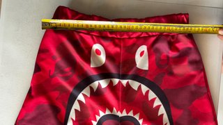 Shorts Rojos Camuflaje Tiburón