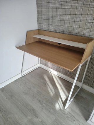 Escritorio Matisse de Banak Roble Light y blanco
