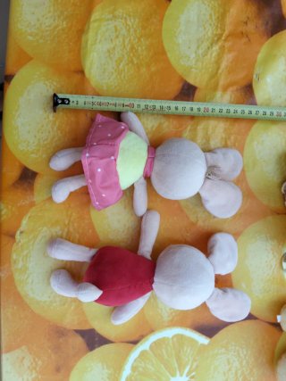 Lote 5 peluches: jirafas, conejos y oso