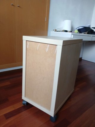Mesita auxiliar con ruedas