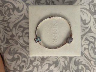 Pulsera Pandora con Charm