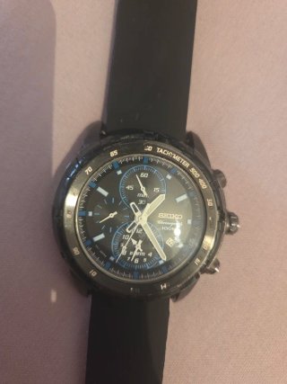Reloj Seiko Chronograph 100M Negro/Azul