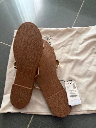Sandalias Stradivarius doradas talla 40