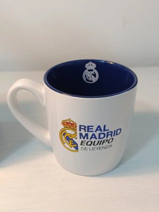 Taza Oficial Real Madrid Equipo Leyenda