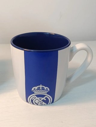 Taza Oficial Real Madrid Equipo Leyenda