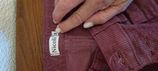 Pantalón de pana burdeos Nicoli