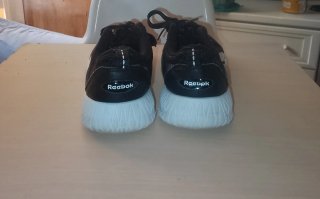 Zapatillas Reebok Negras y Blancas
