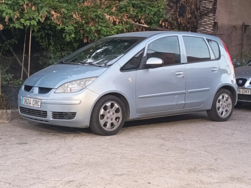 Mitsubishi Colt 2005 - foto 1